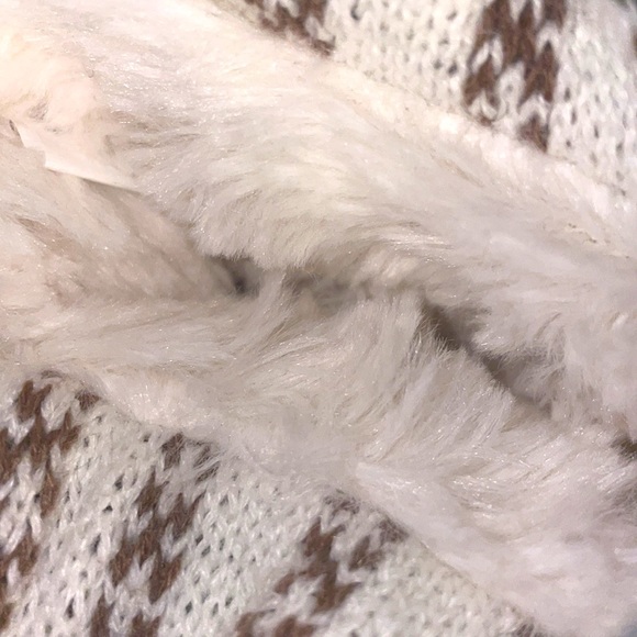 Slippers - Picture 2 of 2